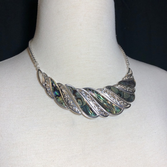 Abalone Shell Swirl Bib Necklace Earrings Set - Picture 3 of 5